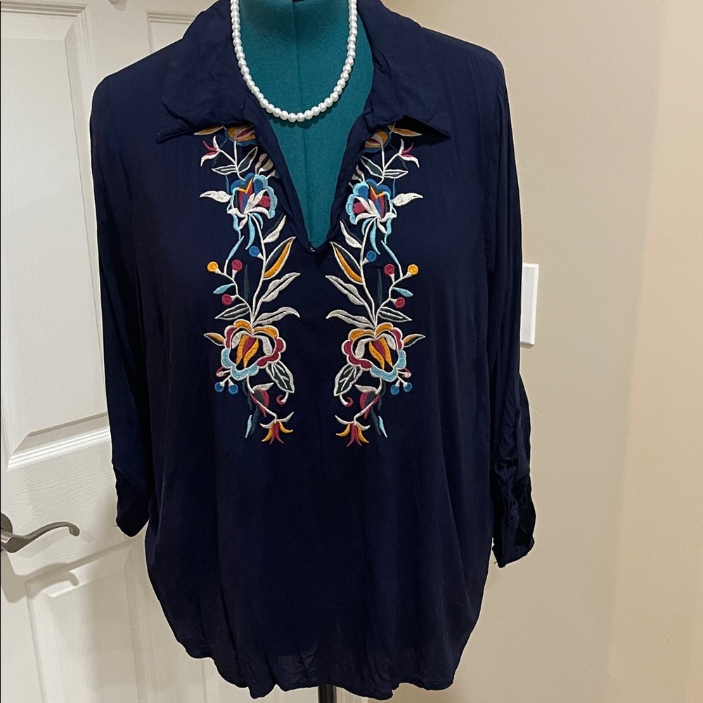 $5 WHEN BUNDLED With 2 or more items Floral Embroidered Navy Blouse Plus Size